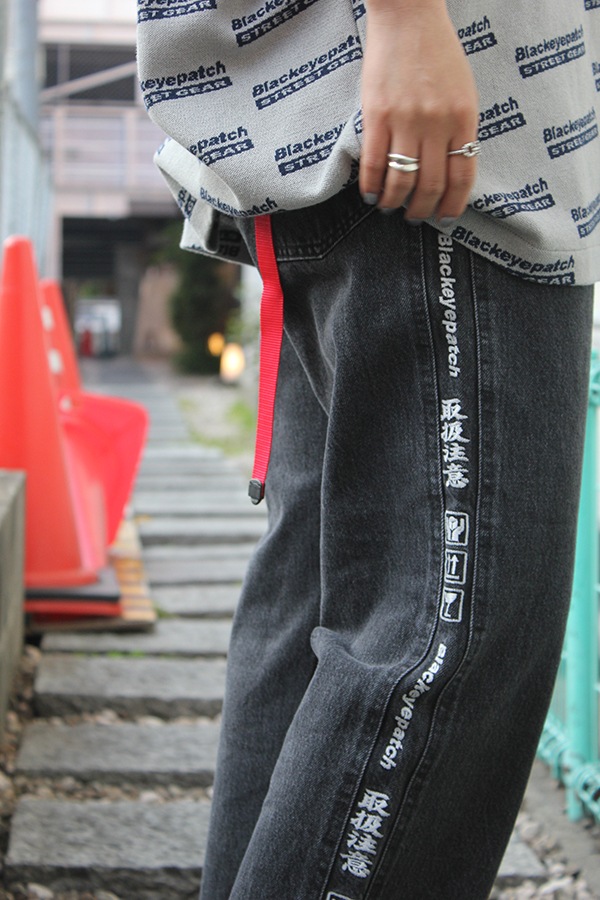 最大57％オフ！ BLACK EYE PATCH HANDLE WITH CARE SHORTS